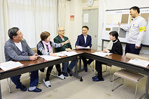営業担当者とオーナー様写真